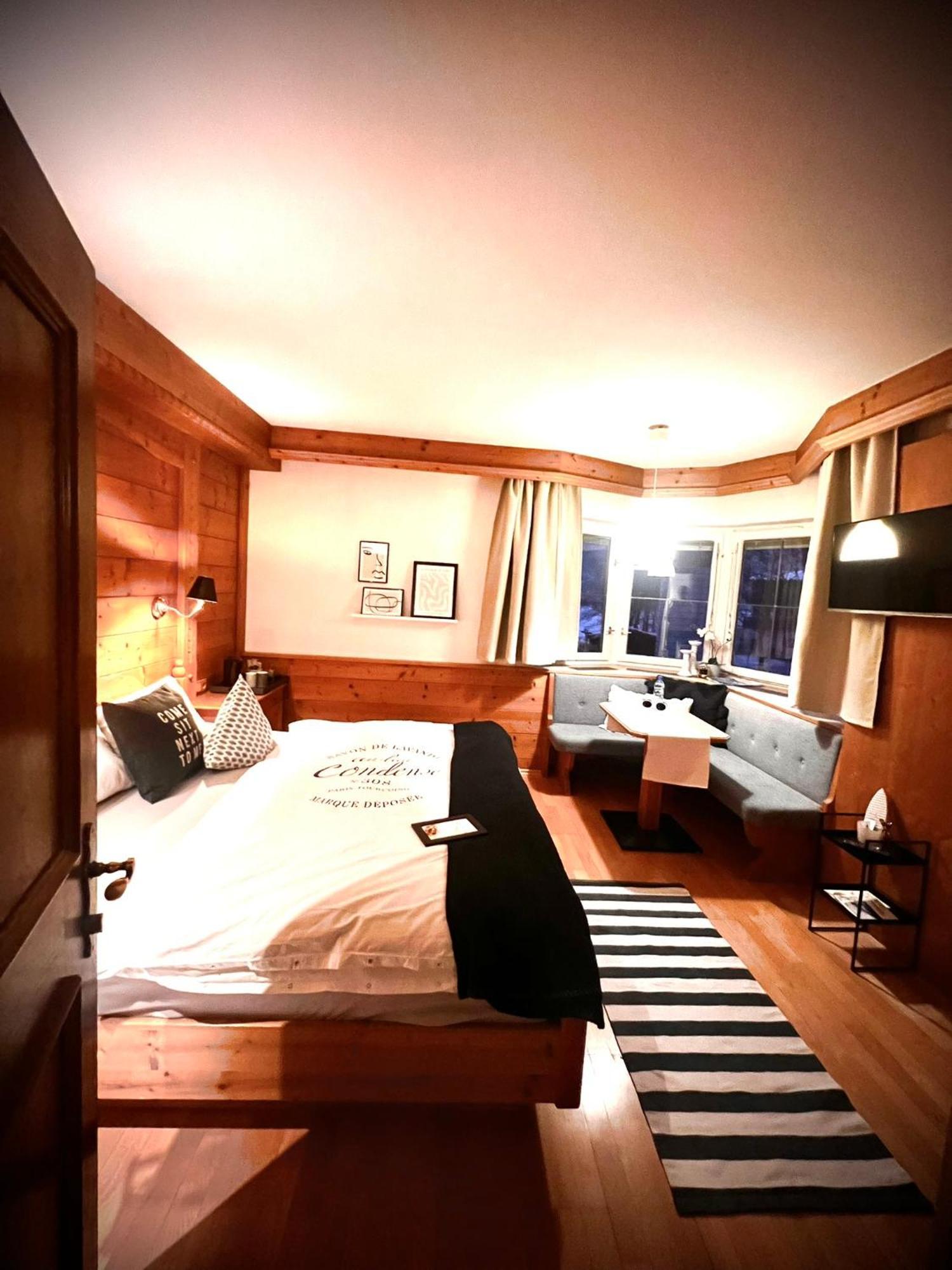 Haus Tirolerland Hotel Oetz Buitenkant foto